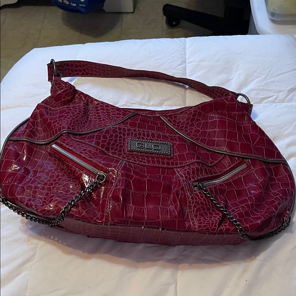 GLO Red Crocodile-Embossed Shoulder Bag - Picture 5 of 13